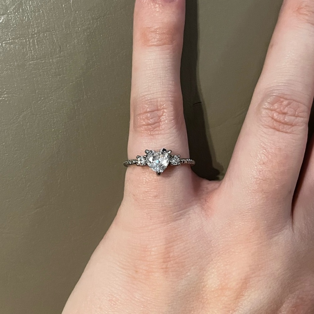 Charmed Aroma | Size 6 Heart-Shaped Ring